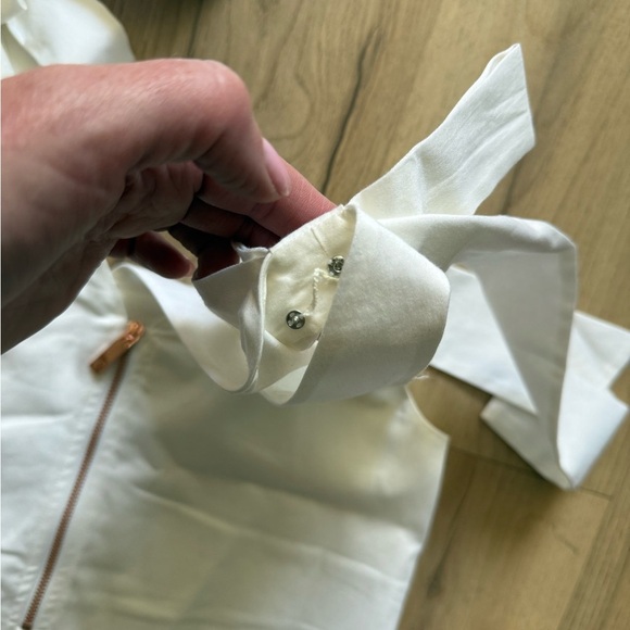 Ted Baker Daynaa Bow Shoulder Embroidered Top - Picture 4 of 6